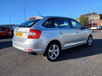 Used Skoda Rapid Spaceback 2017 for sale - 76033507: Photo 2