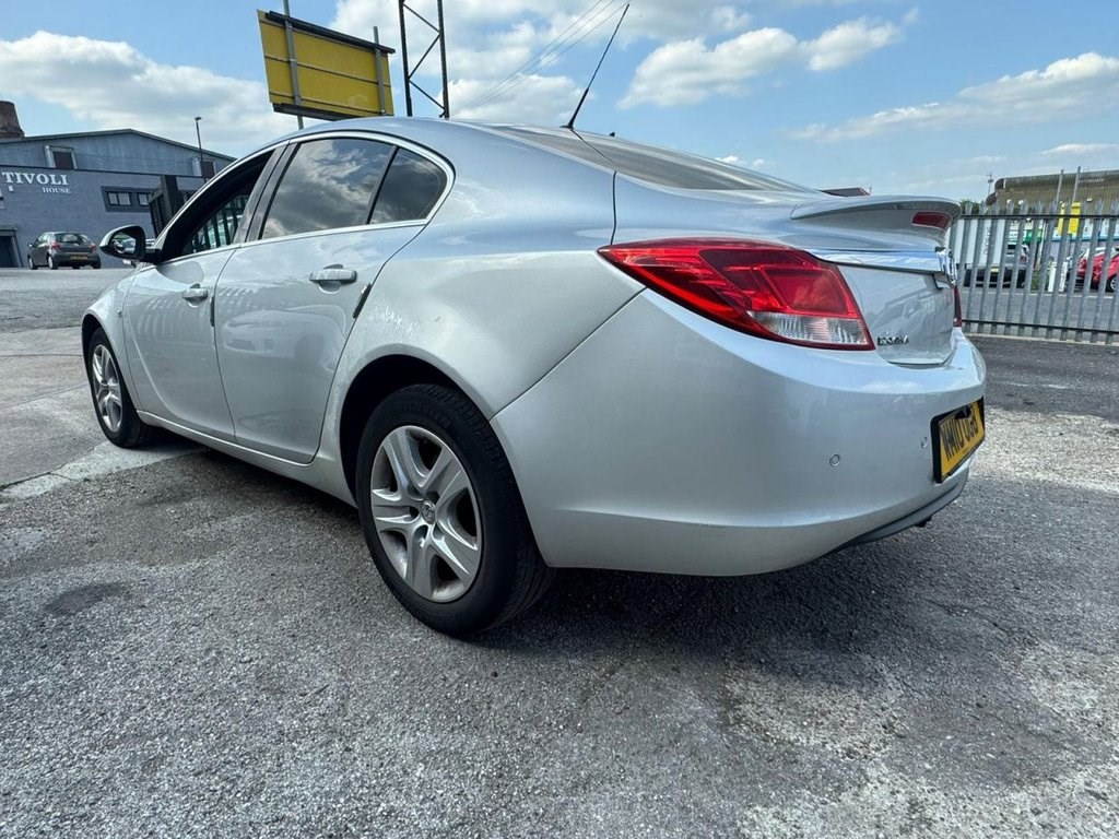 Vauxhall Insignia 2010 (10) - 2.0 CDTi Exclusiv 5dr - Image 10