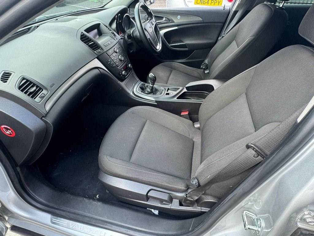 Vauxhall Insignia 2010 (10) - 2.0 CDTi Exclusiv 5dr - Image 5