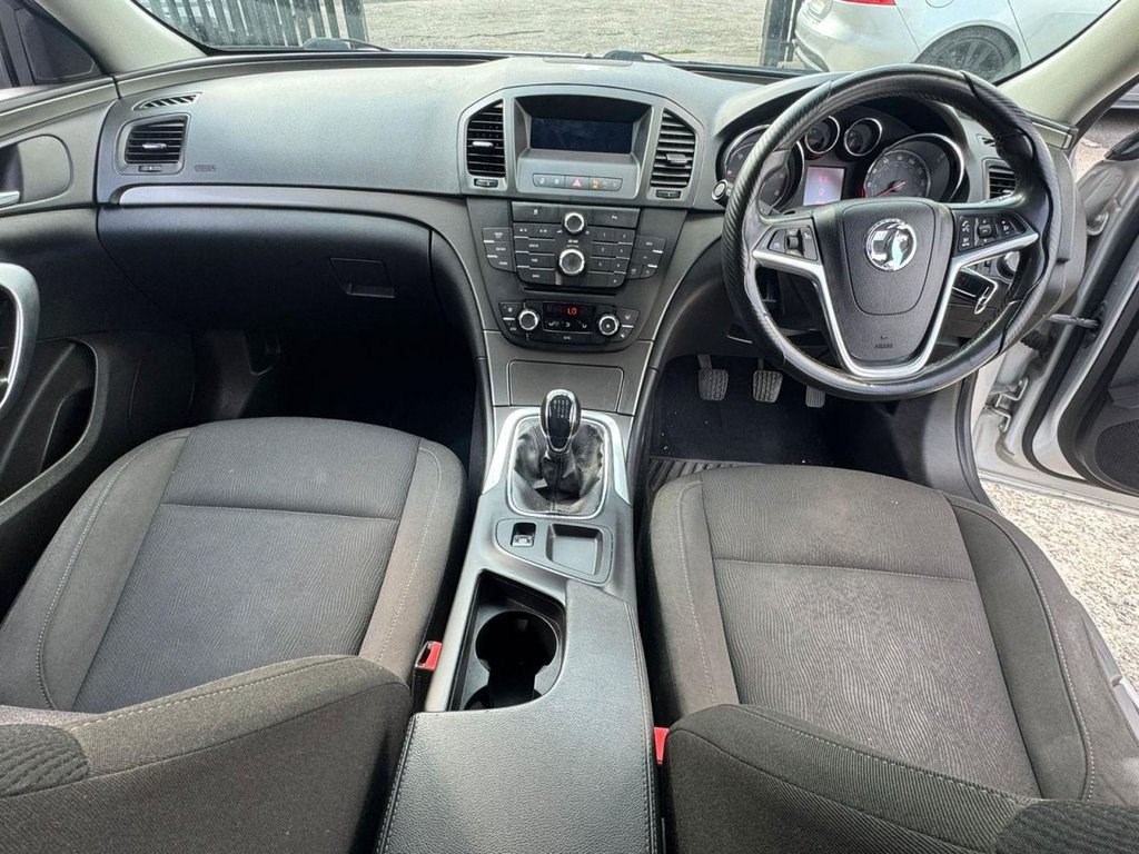 Vauxhall Insignia 2010 (10) - 2.0 CDTi Exclusiv 5dr - Image 6