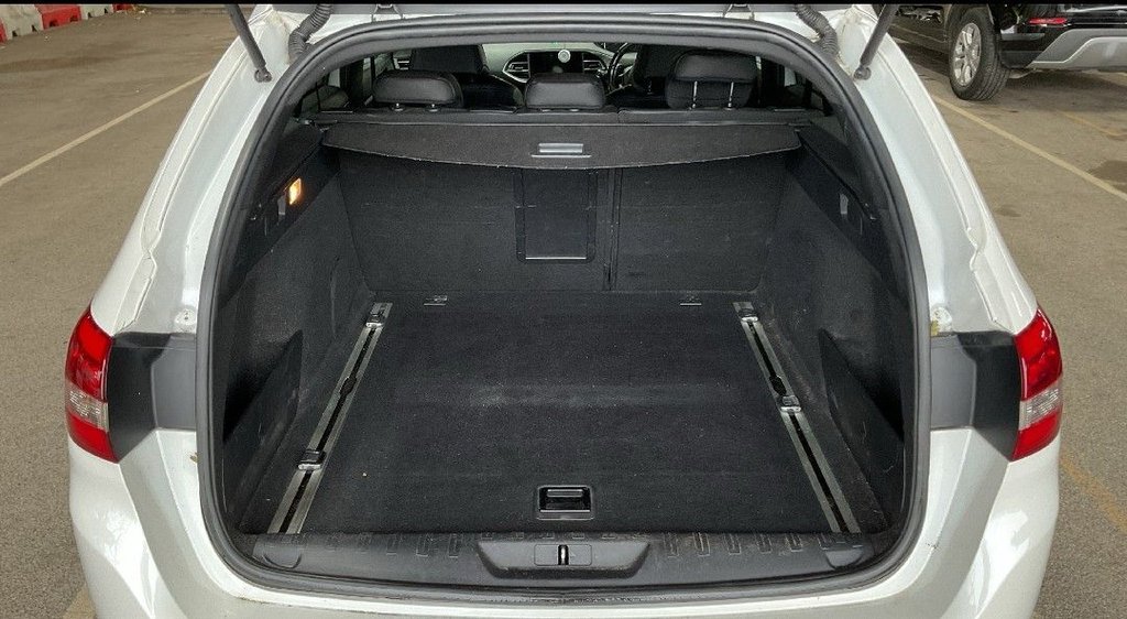 Used Peugeot 308 2017 for sale - 76552056: Photo 6