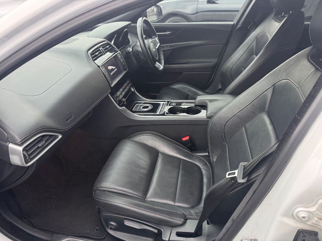 Used Jaguar XE 2015 for sale - 77302715: Photo 16