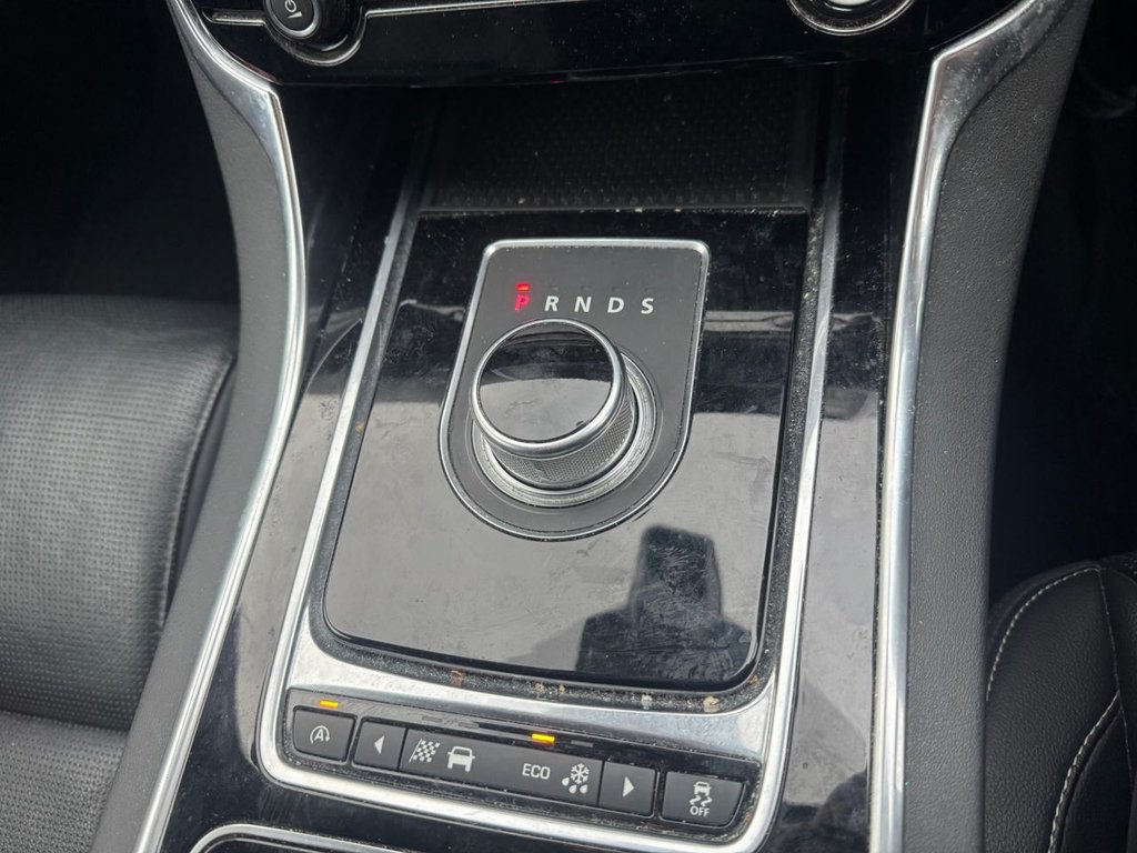 Used Jaguar XE 2015 for sale - 77302715: Photo 5