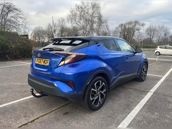 Used Toyota C-HR 2017 for sale - 78358619: Photo