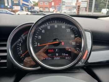 Used MINI Hatch 2018 for sale - 75073305: Photo