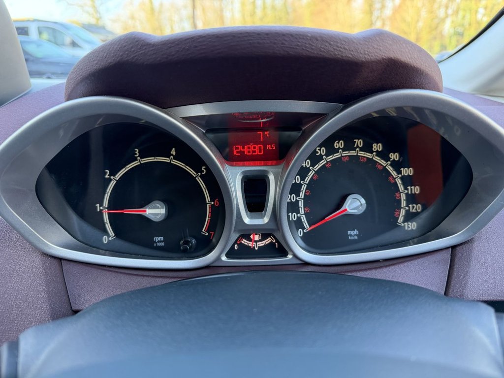 Used Ford Fiesta 2010 for sale - 77436533: Photo 9