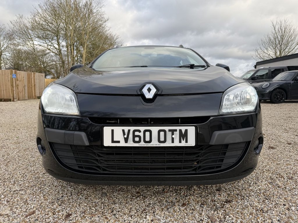 Used Renault Megane 2010 for sale - 77153559: Photo 2