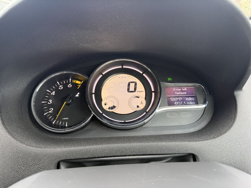 Used Renault Megane 2010 for sale - 77153559: Photo 9