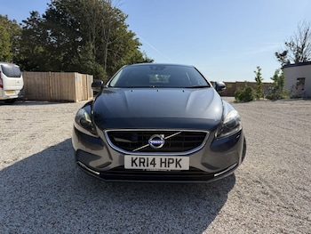 Used Volvo V40 2014 for sale - 79422085: Photo