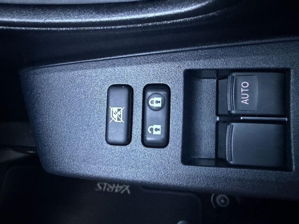 Used Toyota Yaris 2012 for sale - 76934743: Photo 24