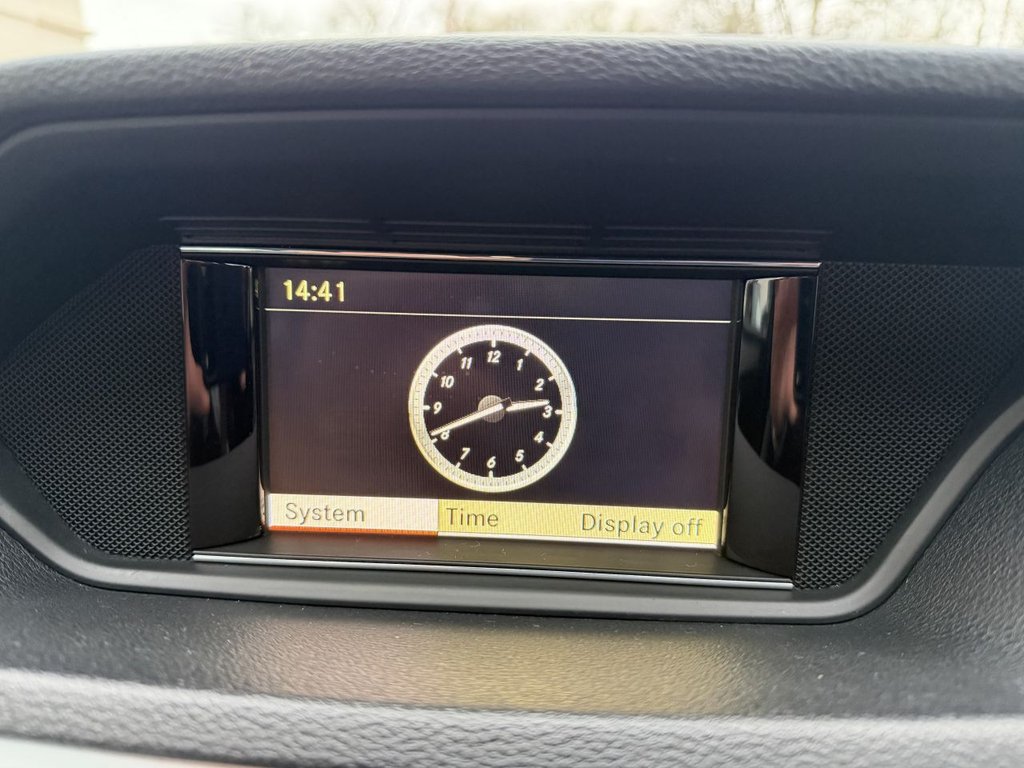 Used Mercedes-Benz E Class 2010 for sale - 76923362: Photo 24