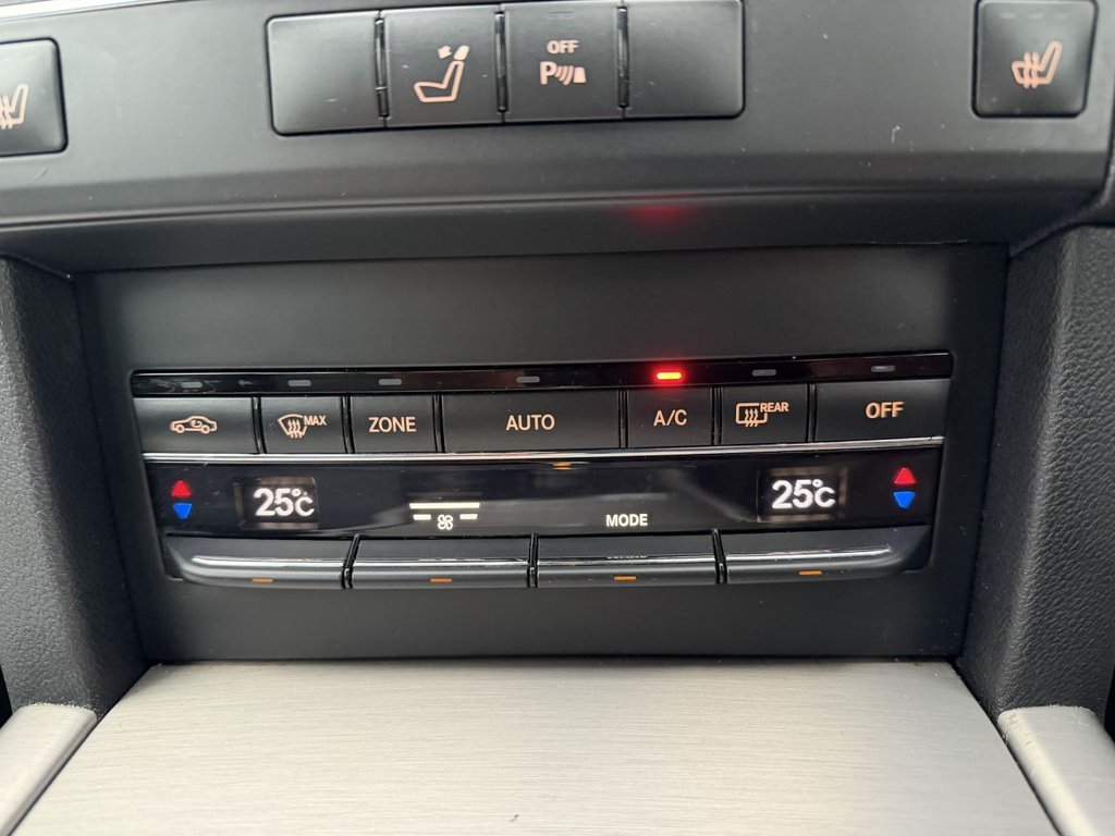 Used Mercedes-Benz E Class 2010 for sale - 76923362: Photo 28