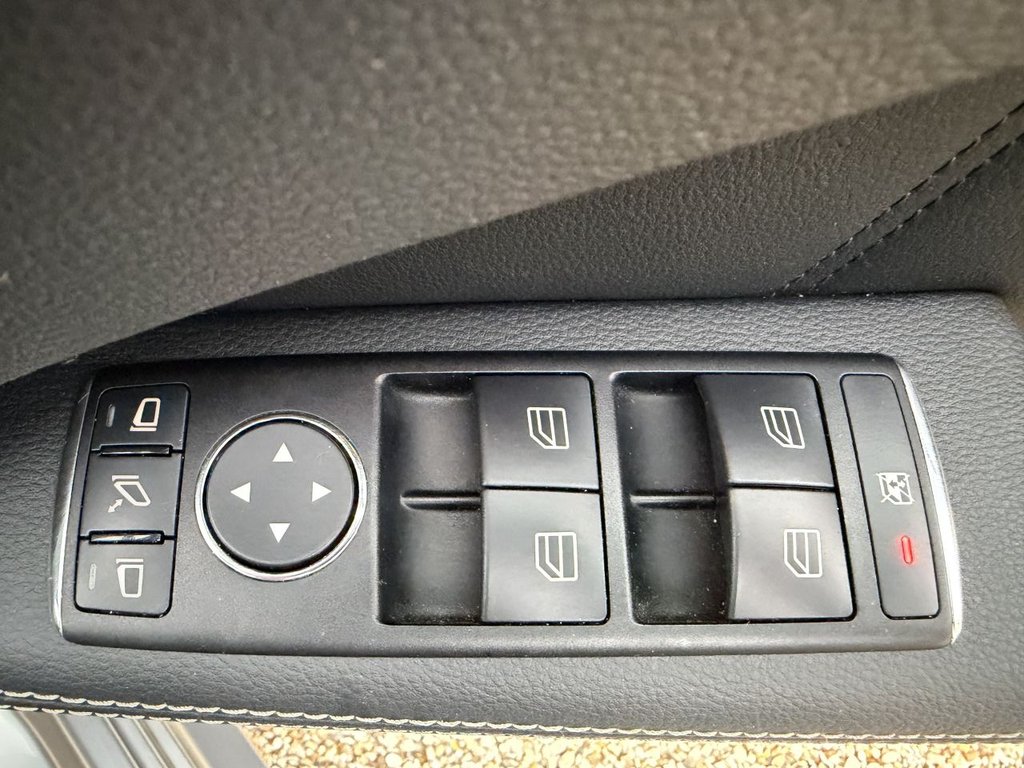 Used Mercedes-Benz E Class 2010 for sale - 76923362: Photo 29