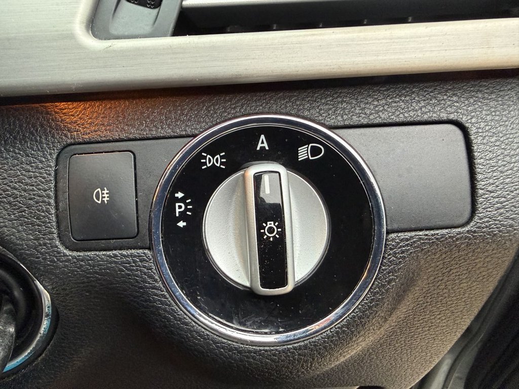 Used Mercedes-Benz E Class 2010 for sale - 76923362: Photo 30