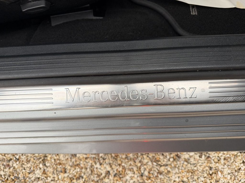 Used Mercedes-Benz E Class 2010 for sale - 76923362: Photo 32