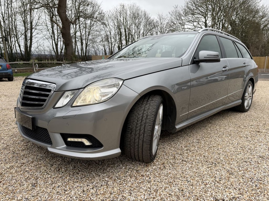 Used Mercedes-Benz E Class 2010 for sale - 76923362: Photo 5
