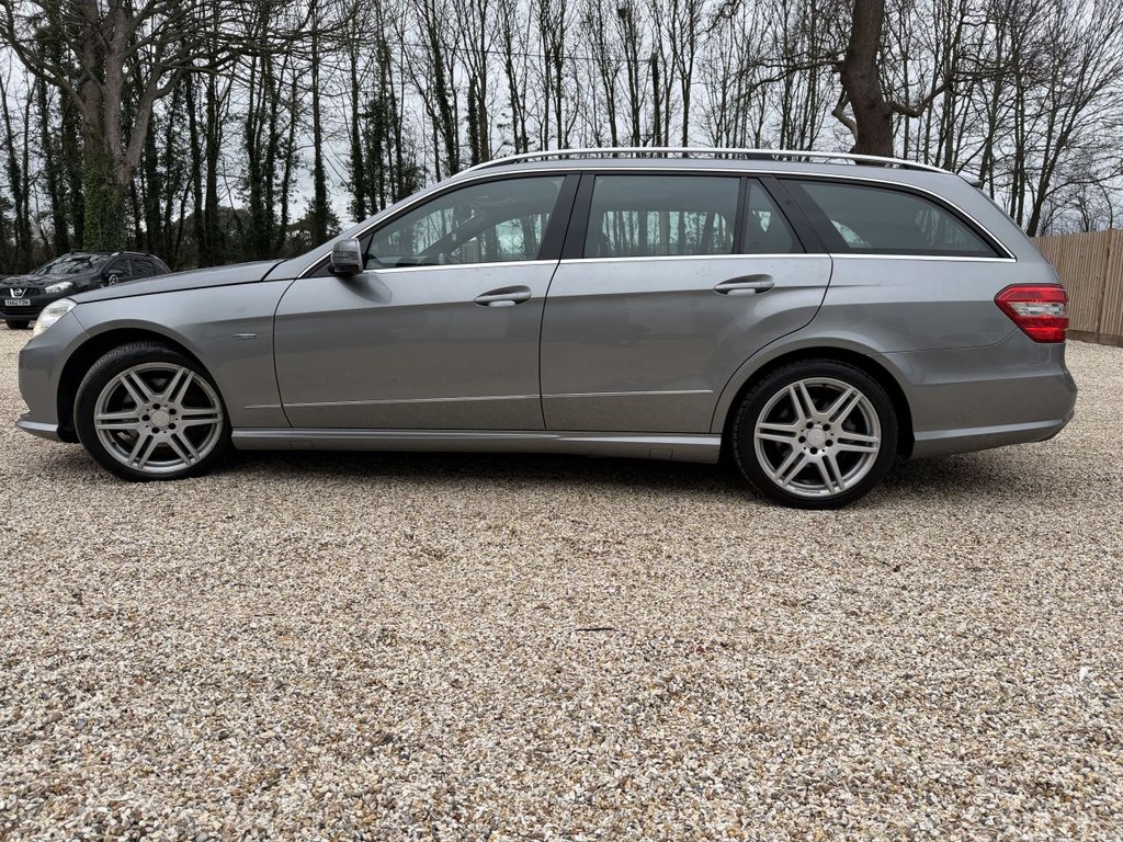 Used Mercedes-Benz E Class 2010 for sale - 76923362: Photo 7