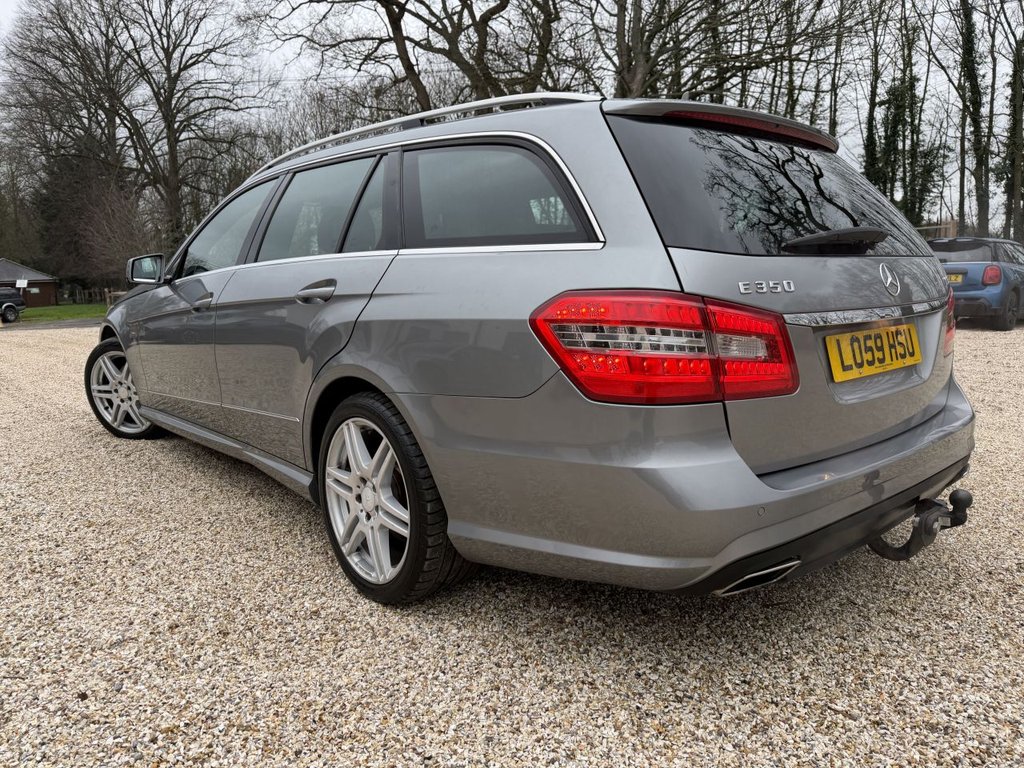 Used Mercedes-Benz E Class 2010 for sale - 76923362: Photo 8