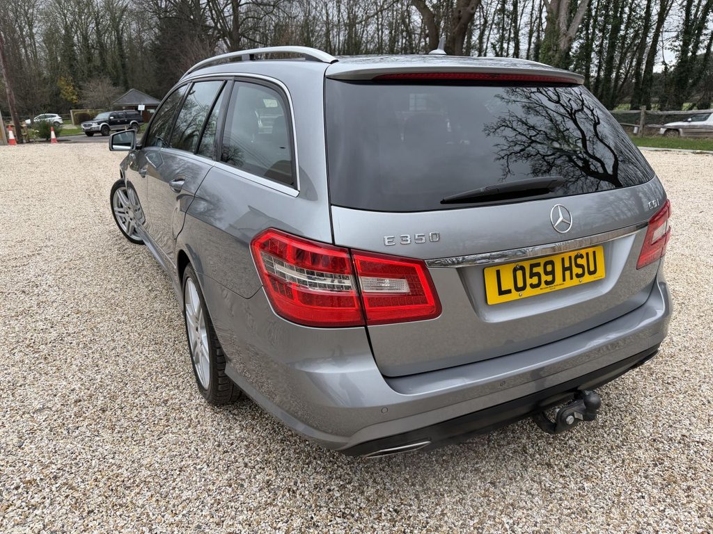 Used Mercedes-Benz E Class 2010 for sale - 76923362: Photo 9