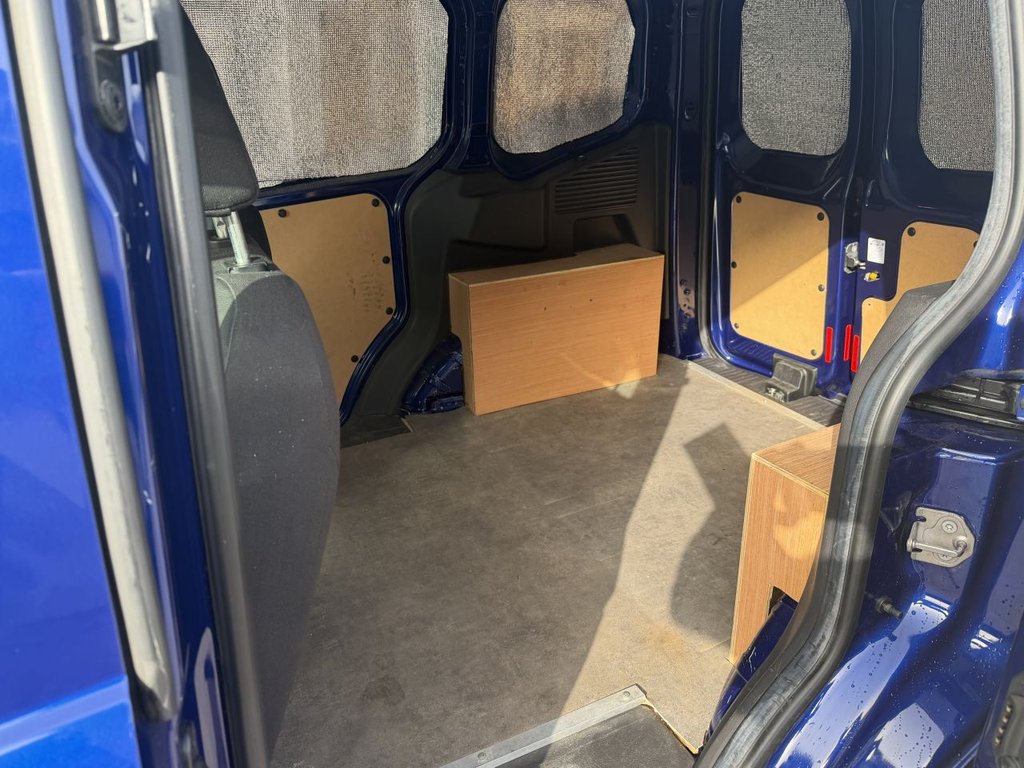 Used Ford Transit Courier 2017 for sale - 77765574: Photo 24