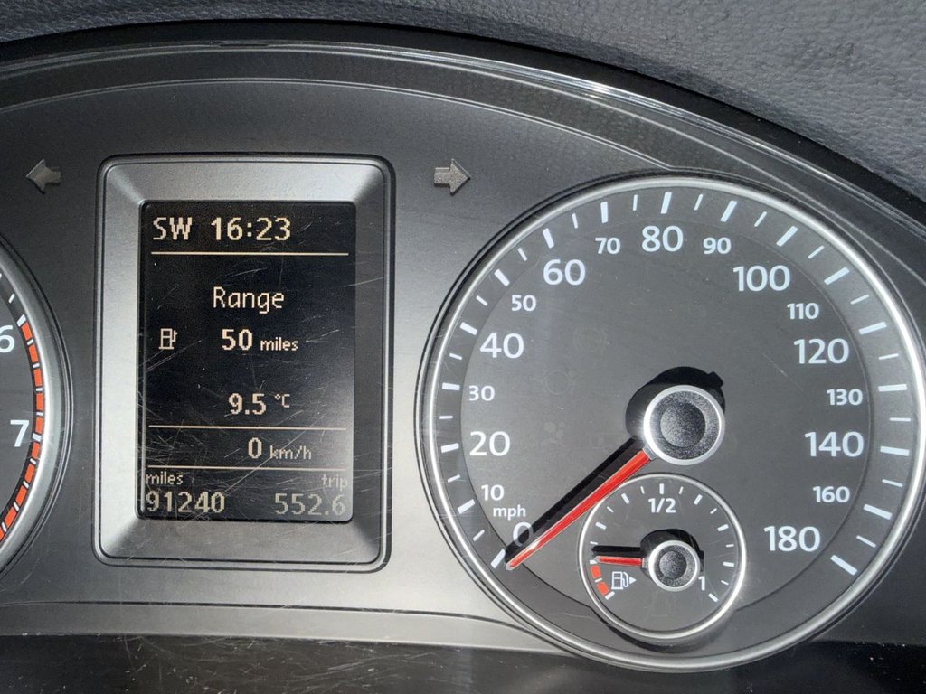 Used Volkswagen Scirocco 2010 for sale - 76655302: Photo 30