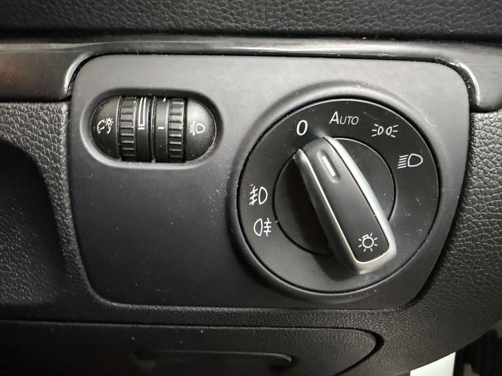 Used Volkswagen Scirocco 2010 for sale - 76655302: Photo 34