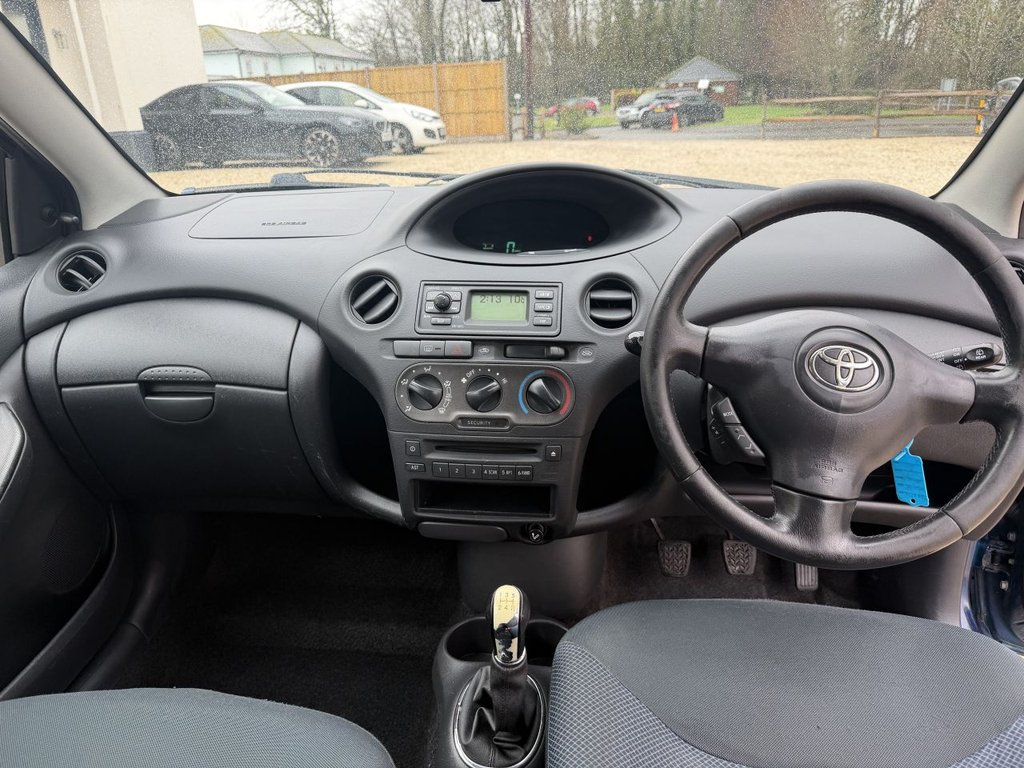 Used Toyota Yaris 2005 for sale - 77451632: Photo 11