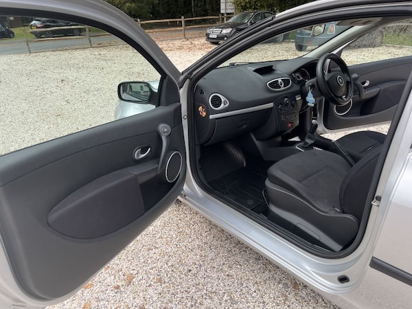 Used Renault Clio 2008 for sale - 76304193: Photo 23