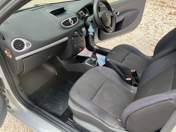 Used Renault Clio 2008 for sale - 76304193: Photo 24