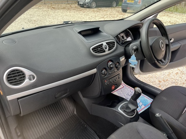 Used Renault Clio 2008 for sale - 76304193: Photo 26