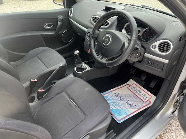 Used Renault Clio 2008 for sale - 76304193: Photo 28