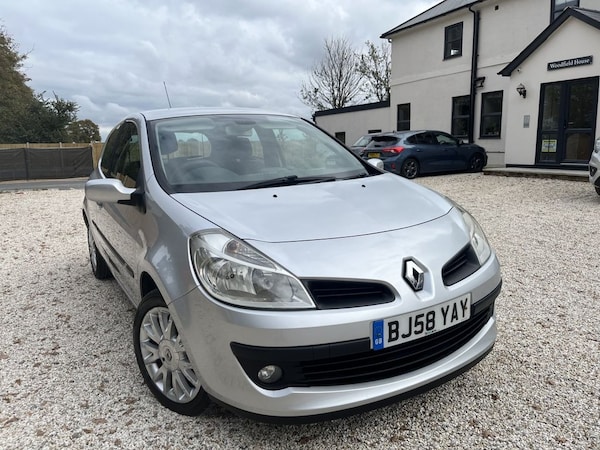 Used Renault Clio 2008 for sale - 76304193: Photo 2