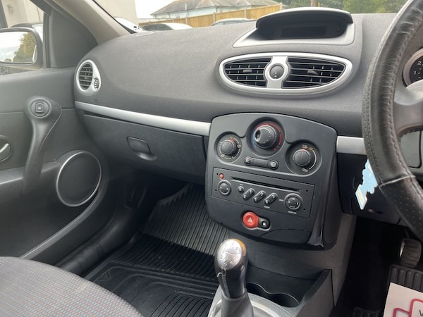 Used Renault Clio 2008 for sale - 76304193: Photo 30