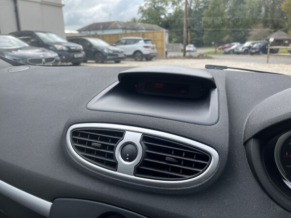 Used Renault Clio 2008 for sale - 76304193: Photo 33