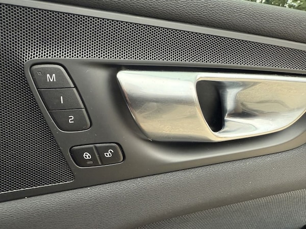 Used Volvo XC60 2020 for sale - 76303938: Photo 24
