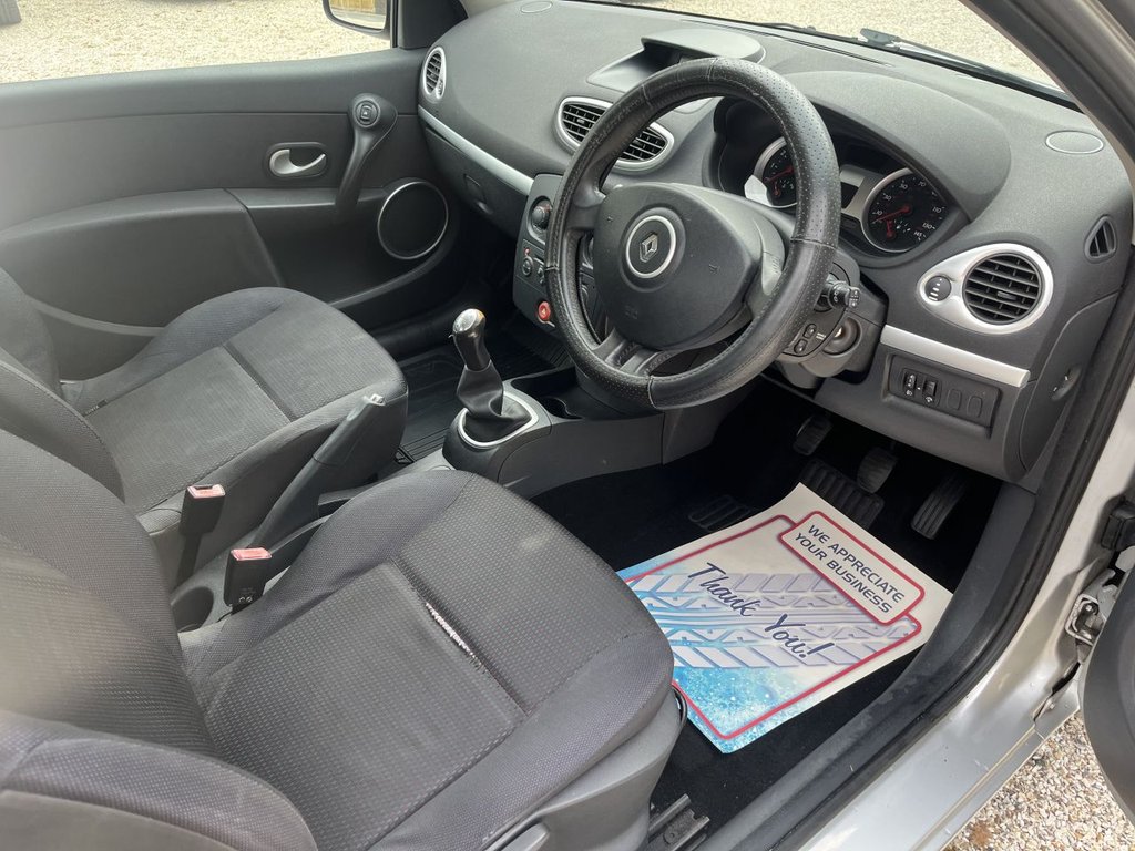 Used Renault Clio 2008 for sale - 76454116: Photo 28
