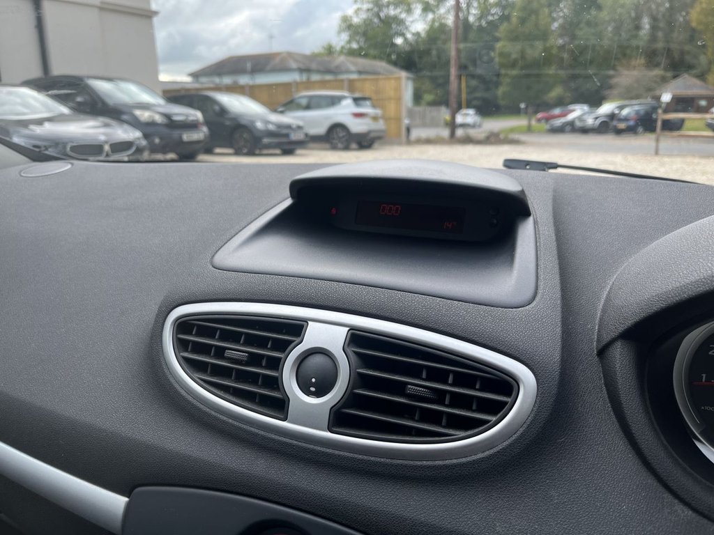 Used Renault Clio 2008 for sale - 76454116: Photo 33