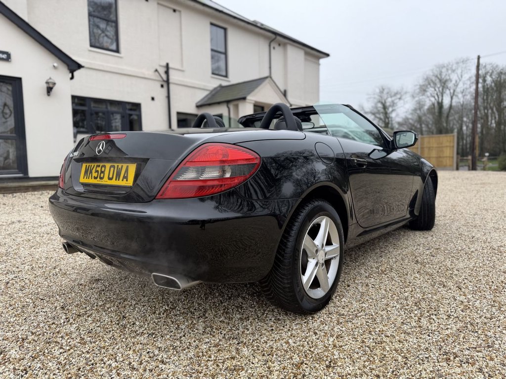 Used Mercedes-Benz SLK 2008 for sale - 77692788: Photo 10