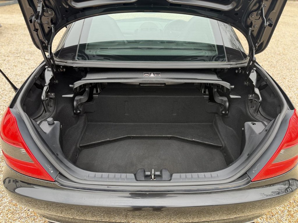 Used Mercedes-Benz SLK 2008 for sale - 77692788: Photo 26