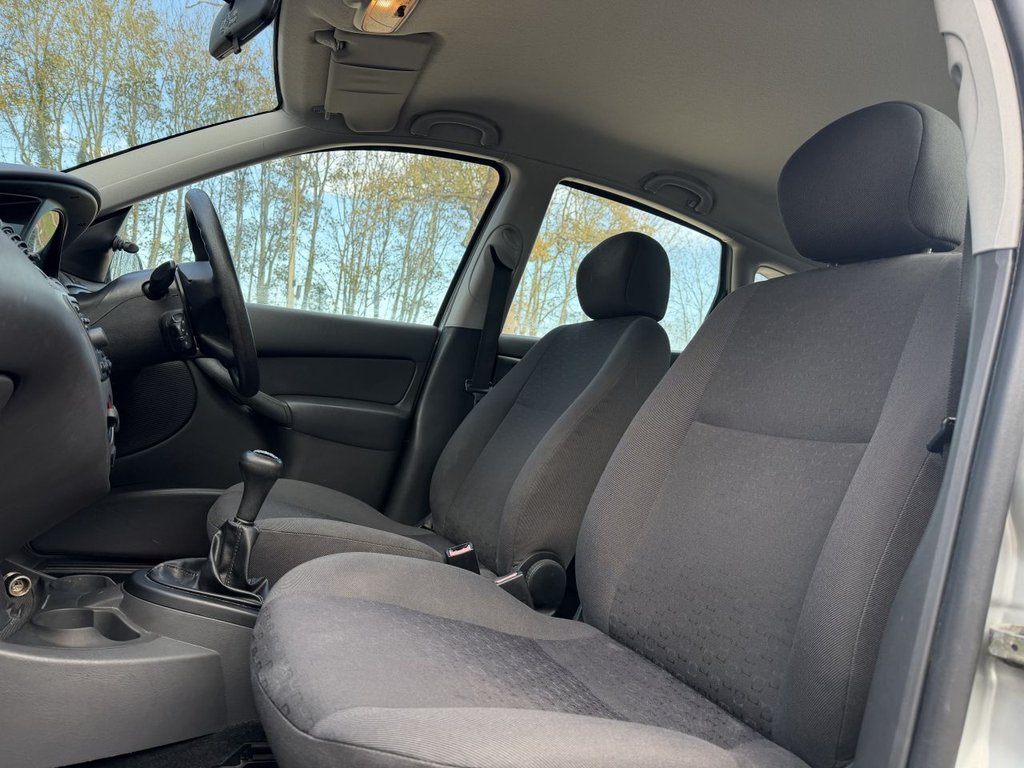 Used Ford Focus 2003 for sale - 76654306: Photo 14