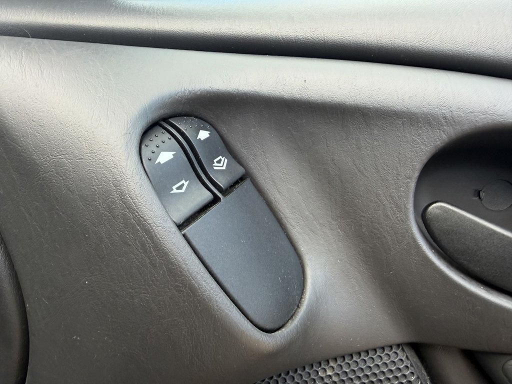 Used Ford Focus 2003 for sale - 76654306: Photo 22