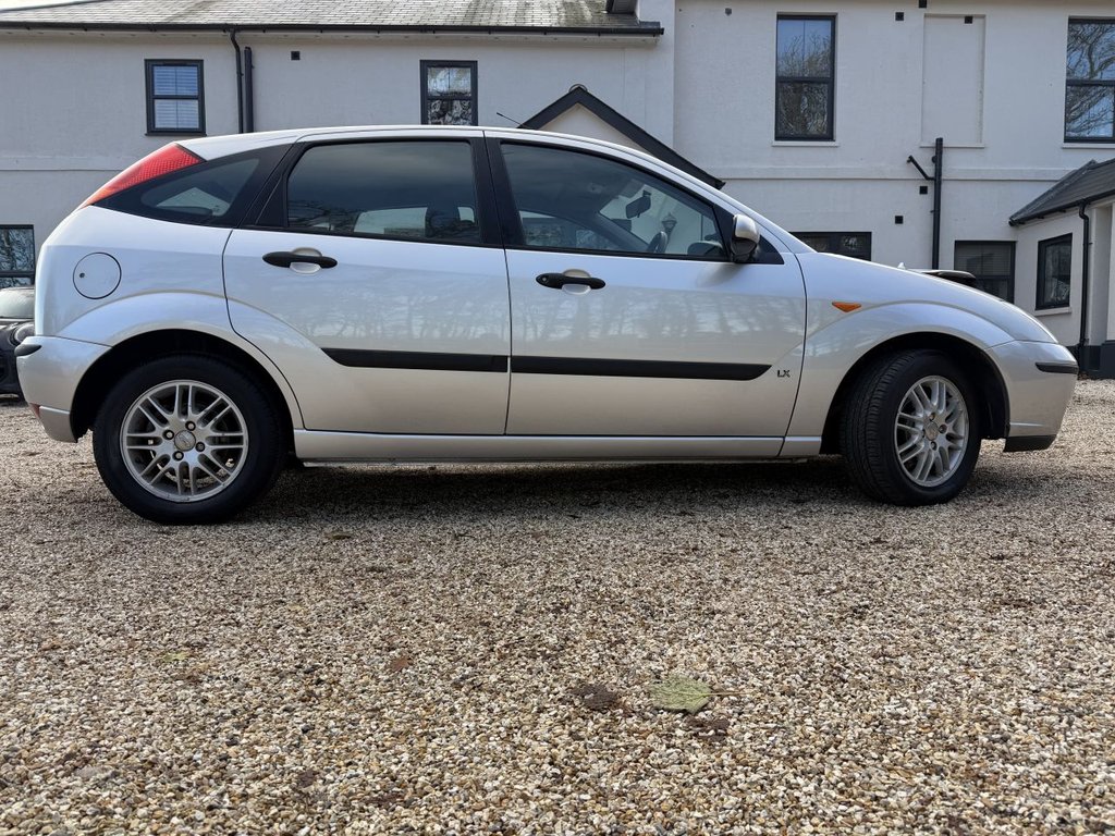 Used Ford Focus 2003 for sale - 76654306: Photo 4