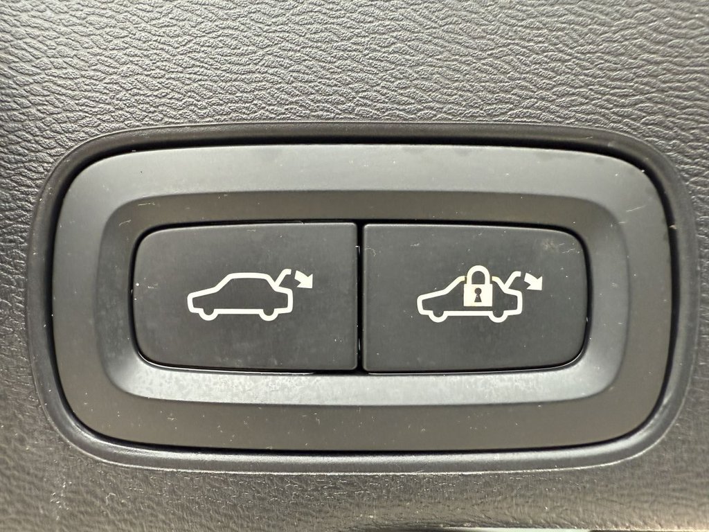 Used Volvo XC60 2020 for sale - 77139431: Photo 28