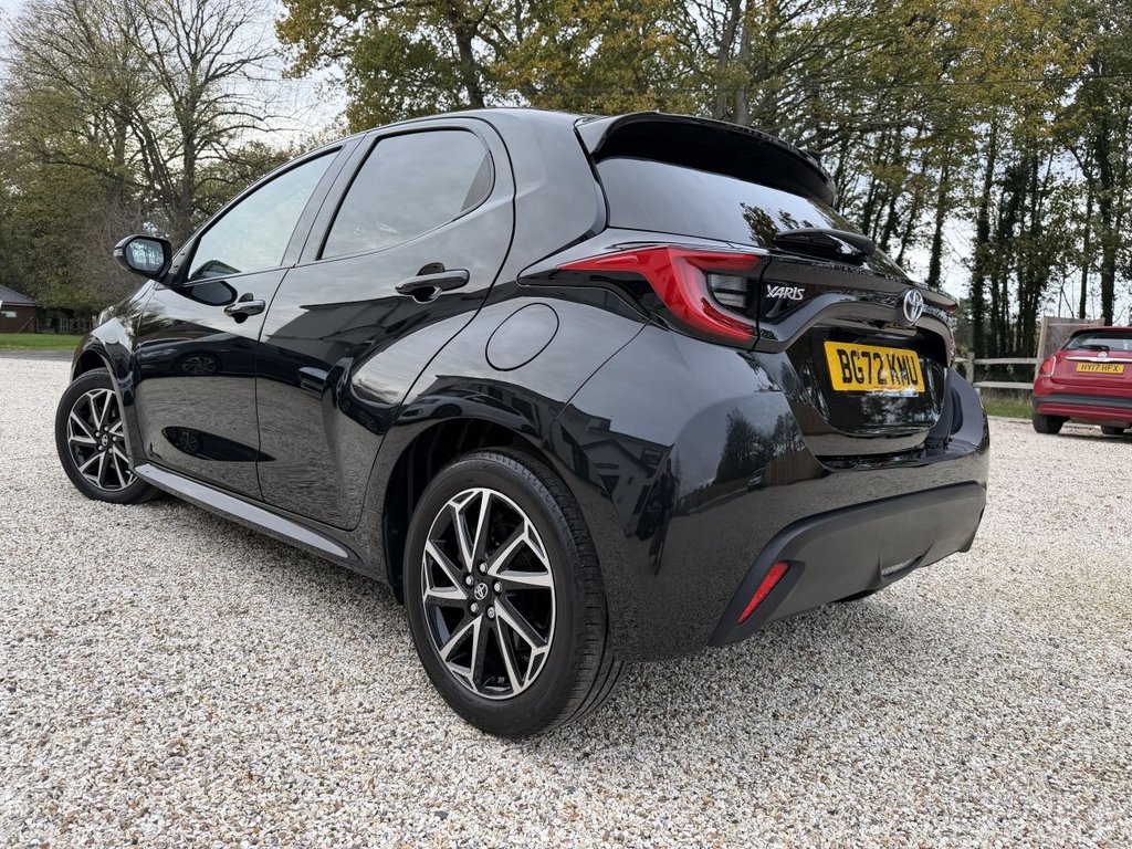 Used Toyota Yaris 2022 for sale - 76469875: Photo 11