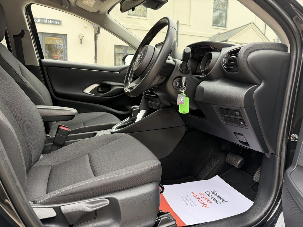 Used Toyota Yaris 2022 for sale - 76469875: Photo 17