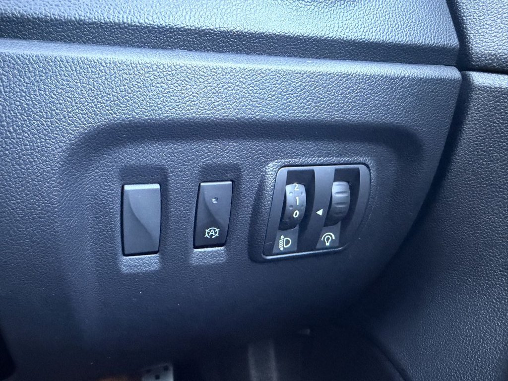 Used Renault Captur 2016 for sale - 76655452: Photo 30