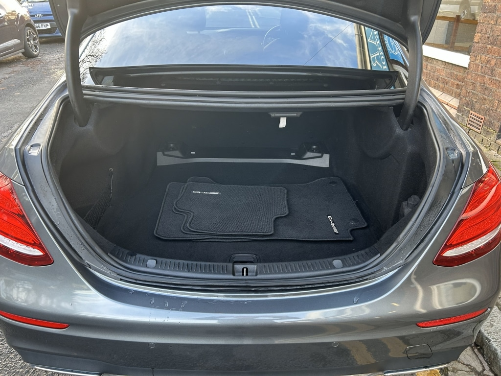 Used Mercedes-Benz E Class 2018 for sale - 76958897: Photo 12