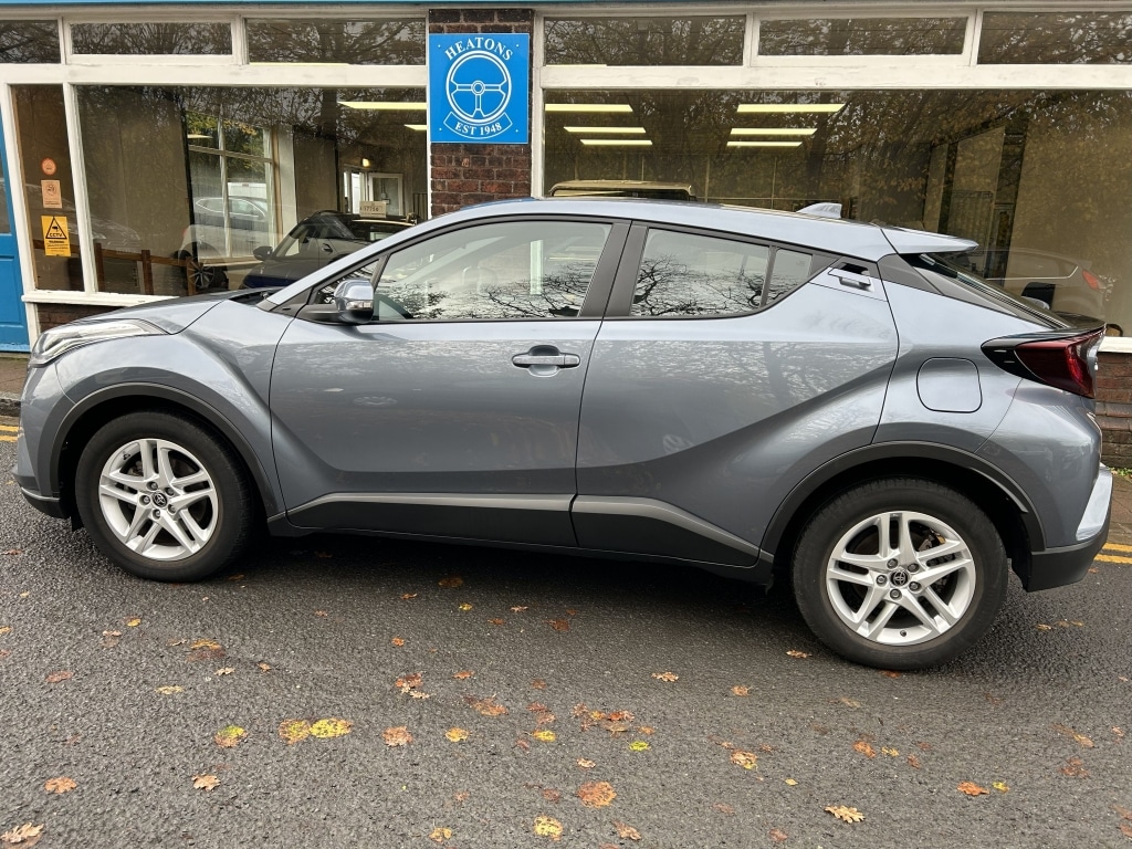 Used Toyota C-HR 2022 for sale - 76878440: Photo 4