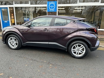 Used Toyota C-HR 2023 for sale - 76903818: Photo