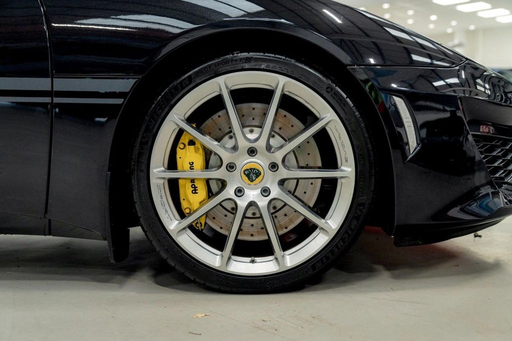 Used Jaguar F-Type 2017 for sale - 77575854: Photo 4